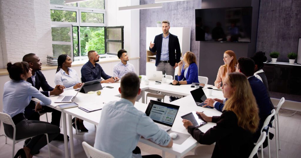 Family Business Boards of Directors are organized business structures that help family businesses advance and professionalize their governance, management, business systems, communication, and reporting. 